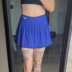 Nike victory tennis skirt small